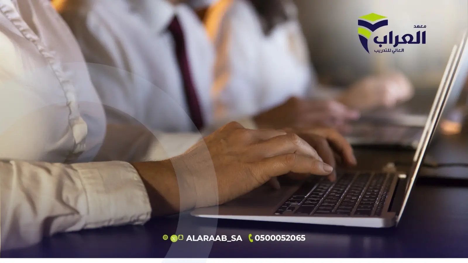 computer-use-in-office-work03